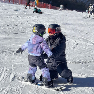 滑雪者動作縮圖